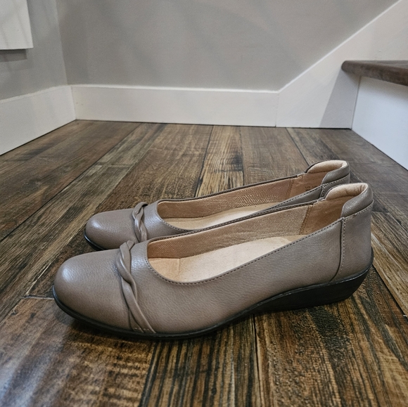 Life Stride Impact Women's Taupe Slip-On Flats. Size‎ 9 - Picture 4 of 11